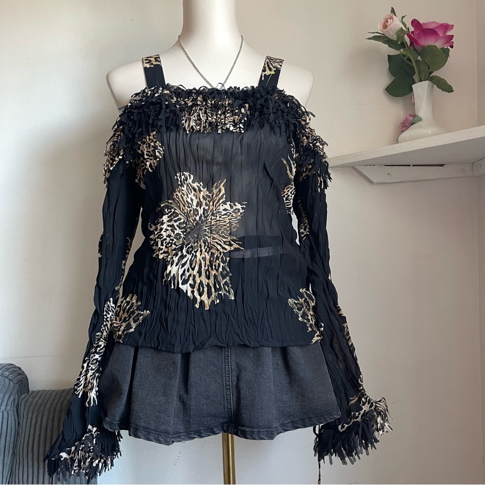 vintage Chic Leopard Print Off-Shoulder Top